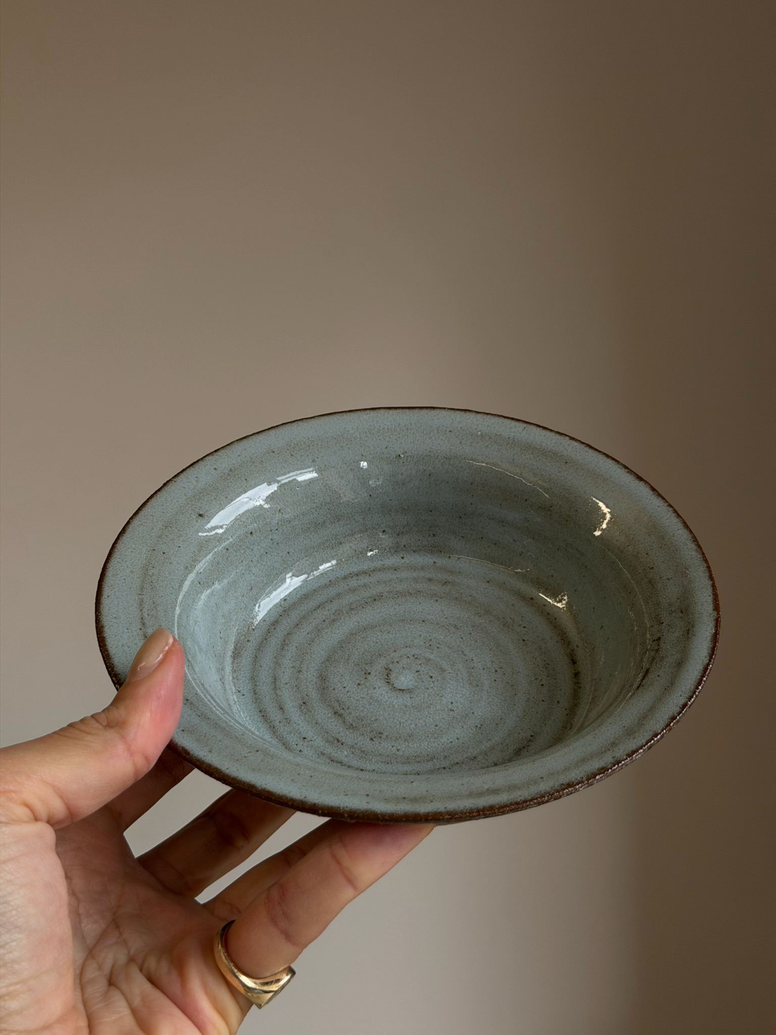 The Horizon Bowl, Medium